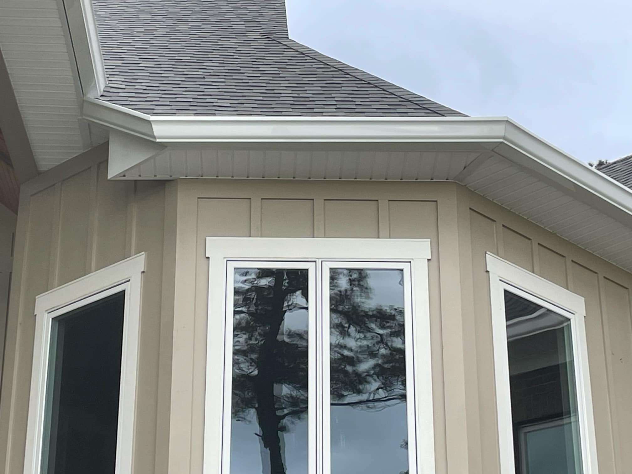 Custom seamless gutters